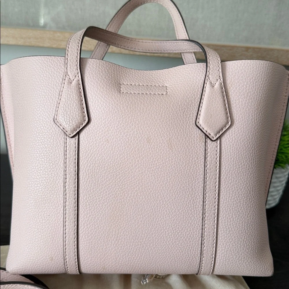 Tory Burch Perry Small Triple Compartment Tote 81928 Shell Pink - Picture 6 of 16